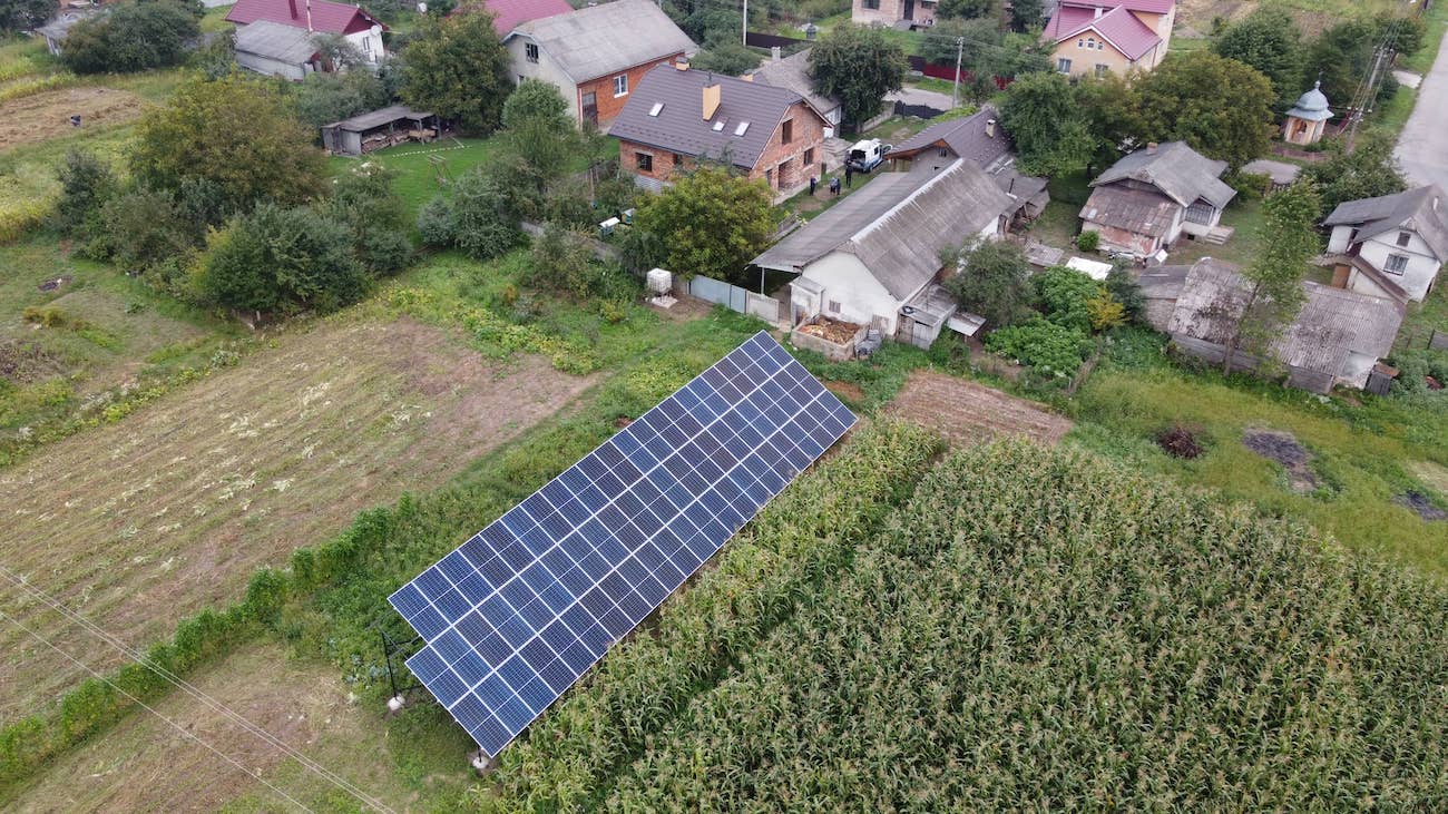 Сонячну електростанцію для дому потужністю 30 кВт встановлено в Узині