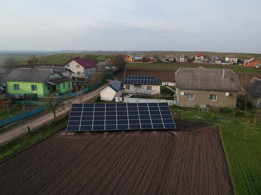 Сонячну електростанцію для дому потужністю 30 кВт встановлено в Нових Кривотулах